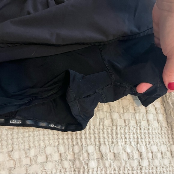 LULULEMON run breeze by skirt size 8 - Picture 5 of 6